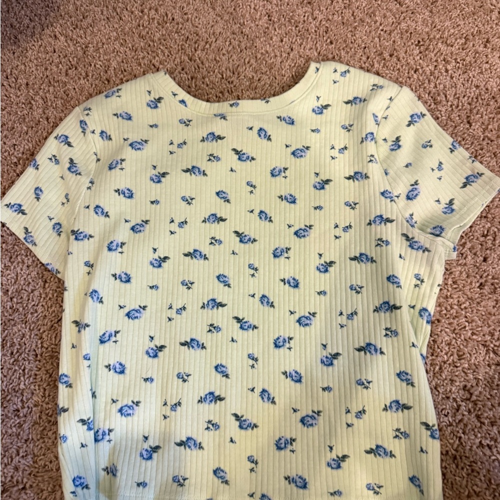 Wild Fable Yellow and Blue Floral Short Sleeve Tee